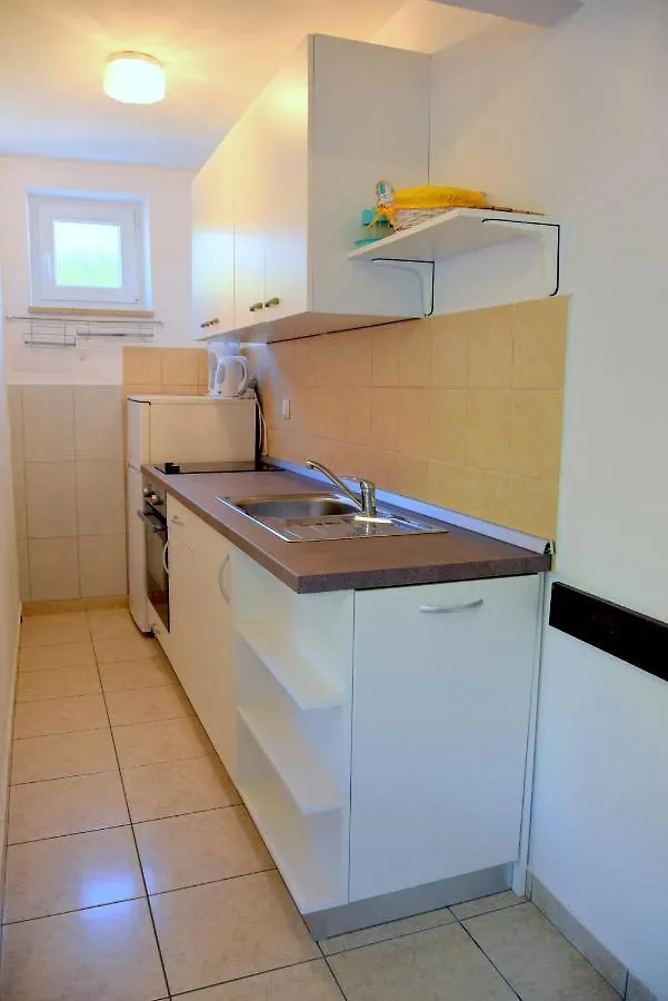 MiraMar Garden Apartment Banjol Hırvatistan