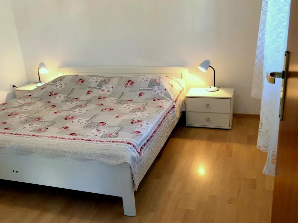 Appartamento Miramar Gardenn Apartmment Banjol