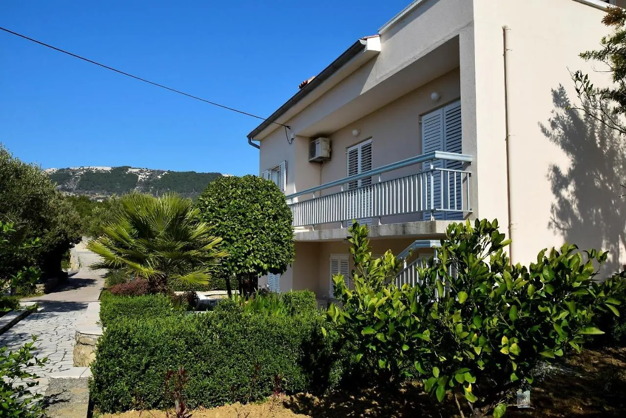 MiraMar Garden Apartment Banjol