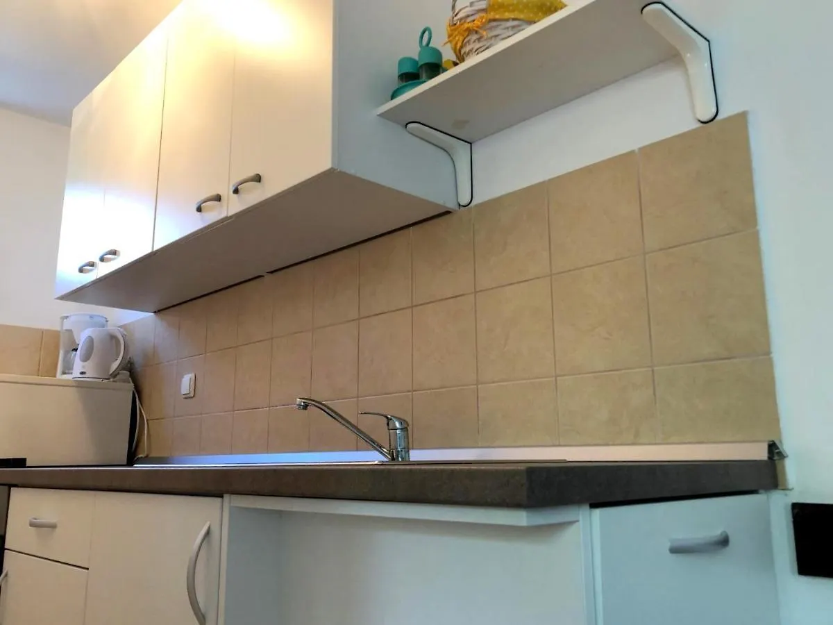 MiraMar Garden Apartment Banjol