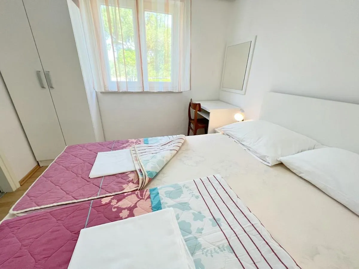 MiraMar Garden Apartment Banjol 0*,  Hırvatistan